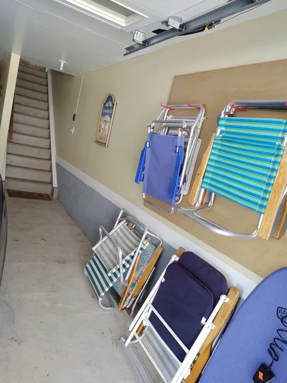 Garage/Inside Entry 