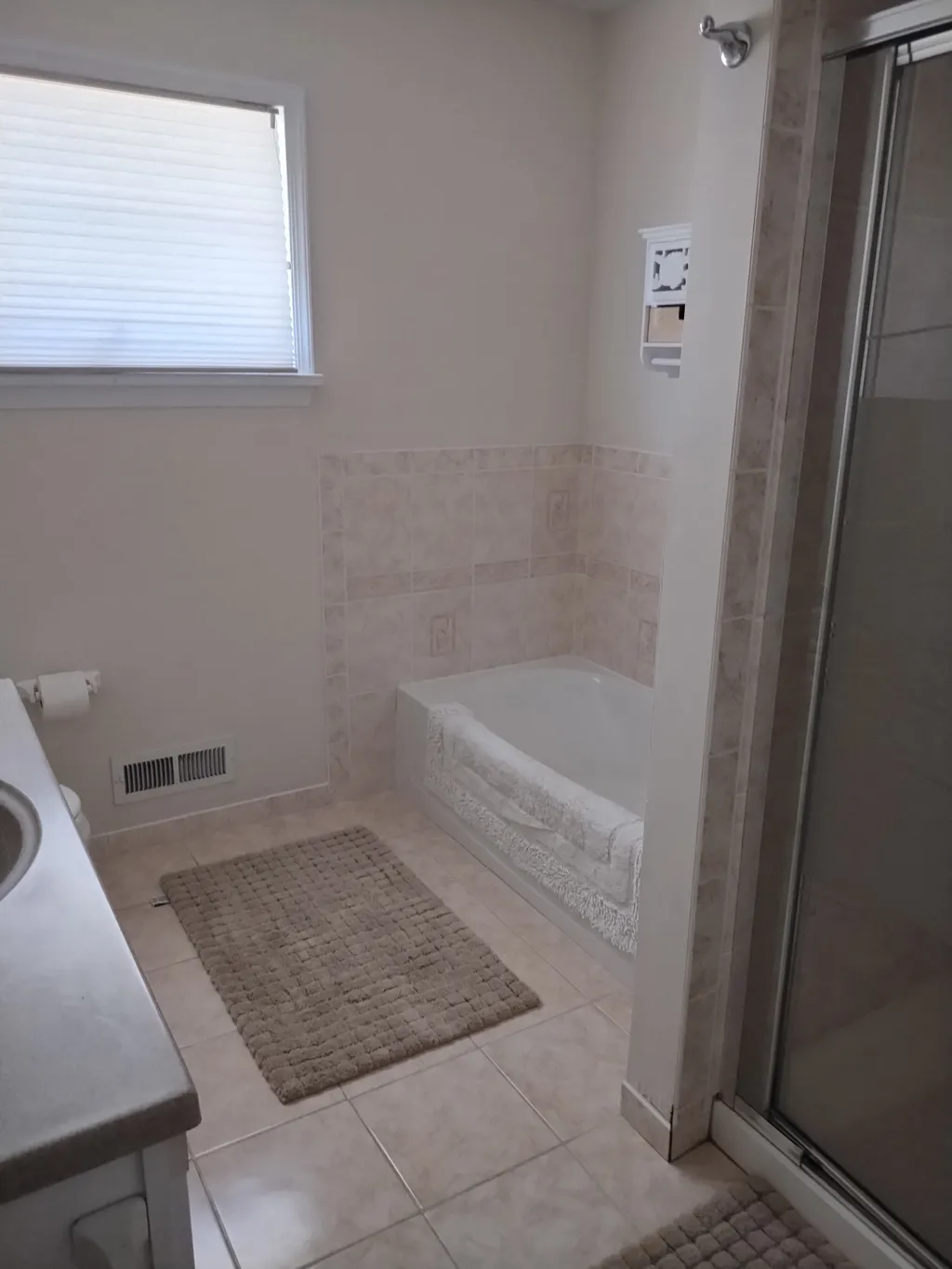 Full bathroom bedroom level