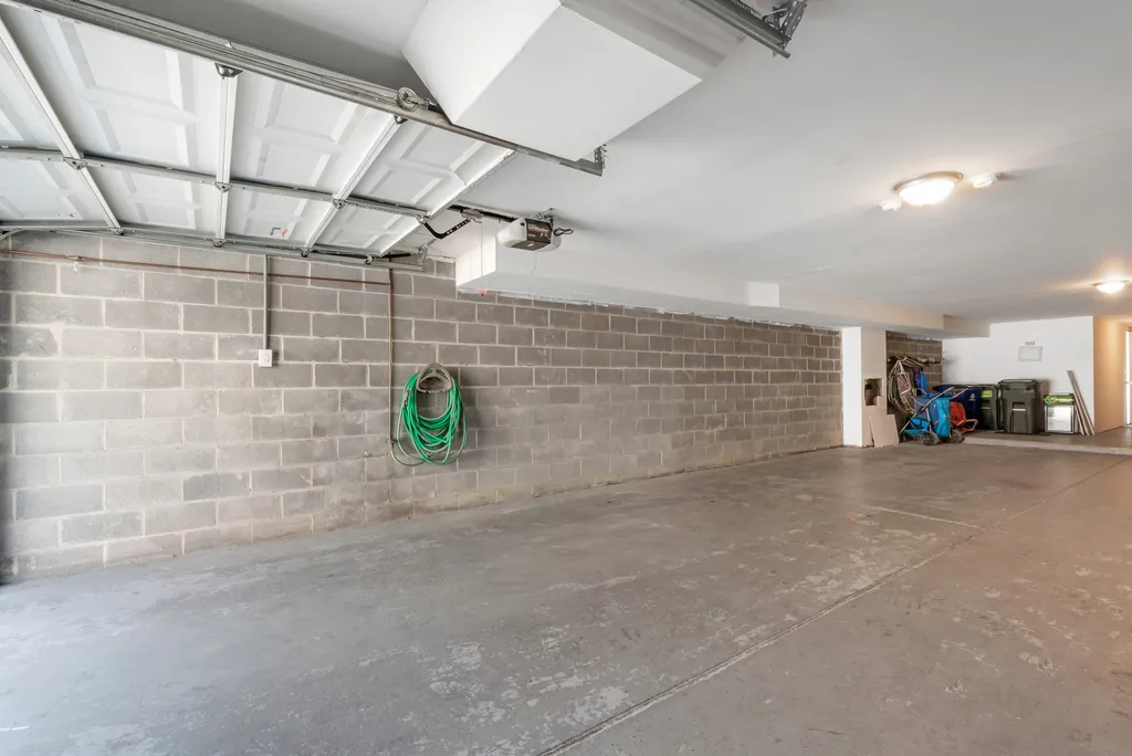 Garage &amp;amp; Parking