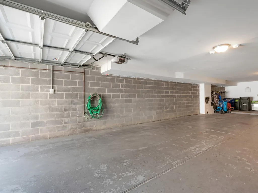 Garage &amp;amp; Parking