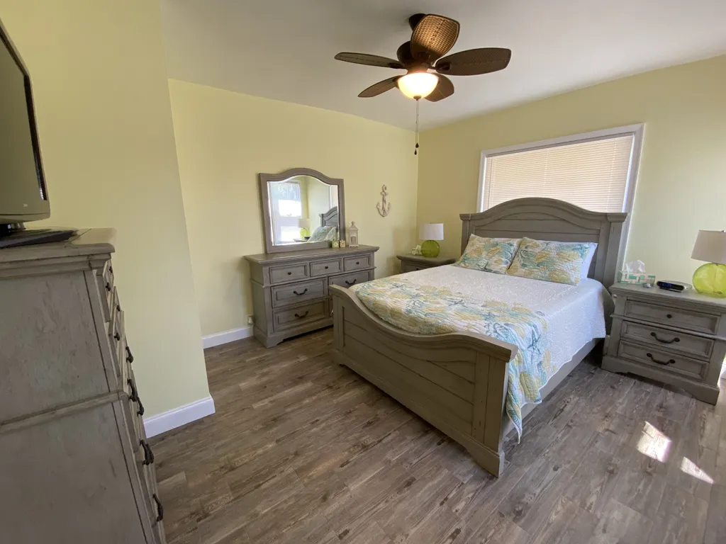 Bedroom #1 Queen 1st floor
