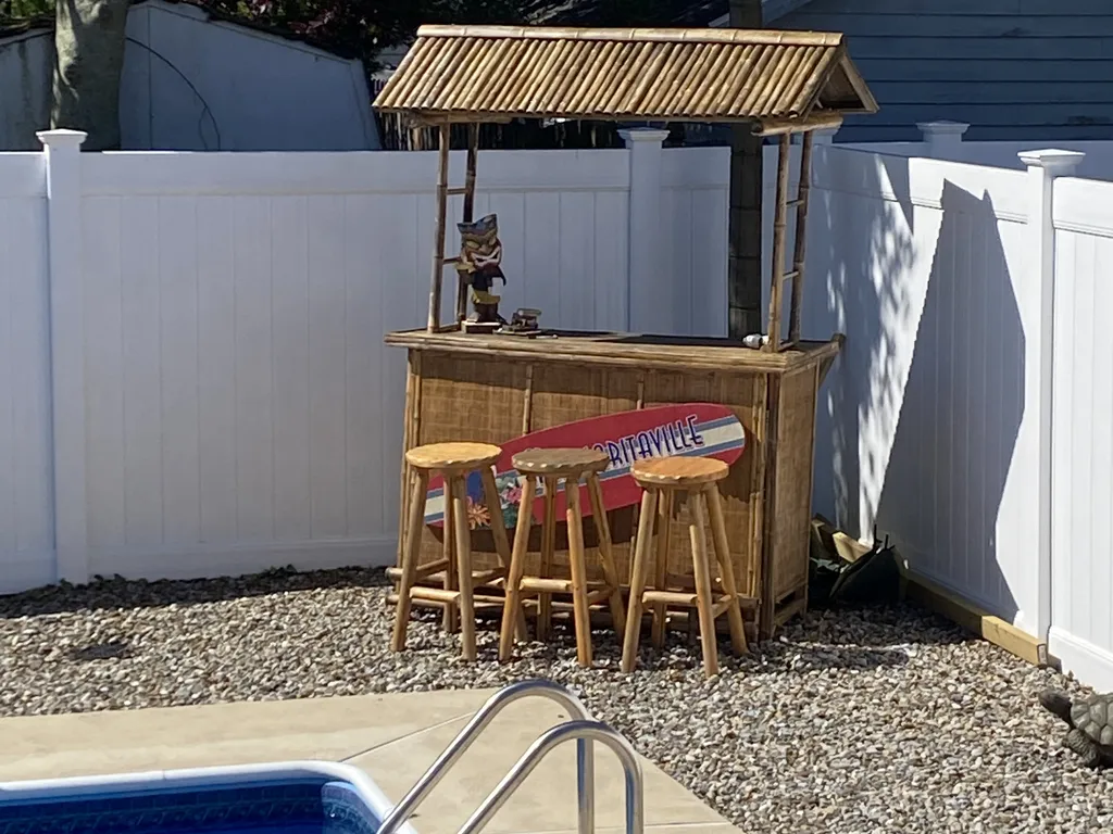 Tiki Bar