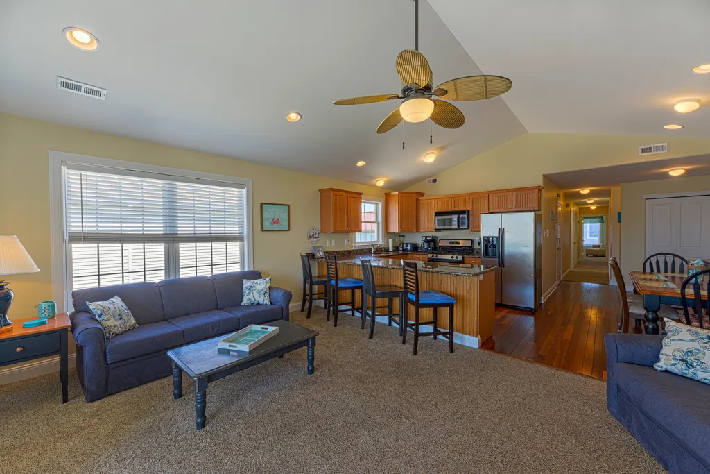 Living Room/Kitchen
