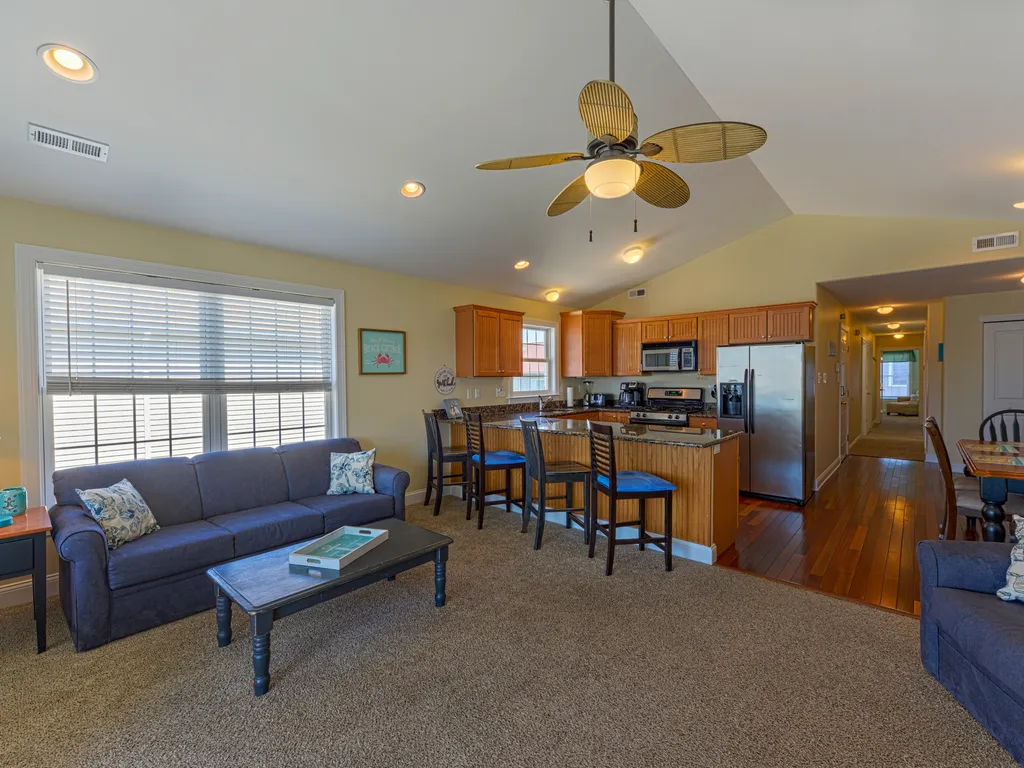 Living Room/Kitchen