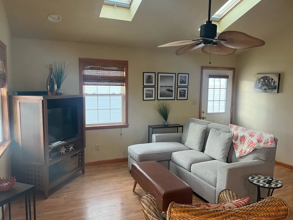 second floor living room