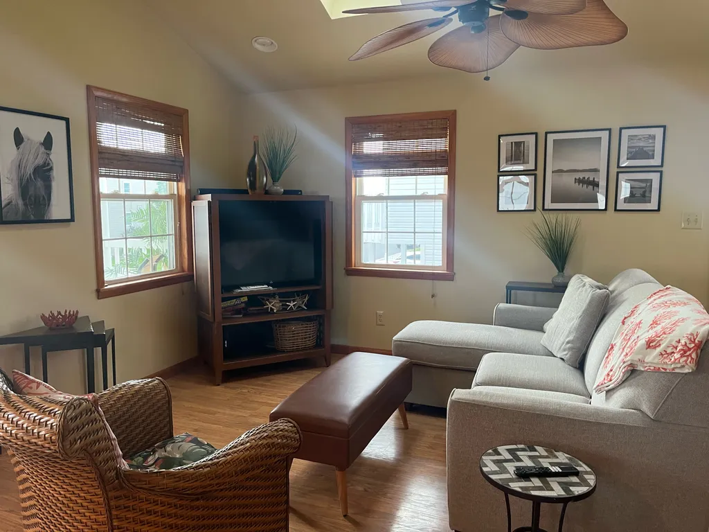 second floor living room