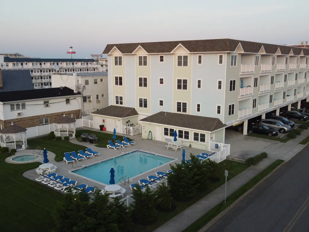 EXPANSIVE POOL AREA with room for everyone!