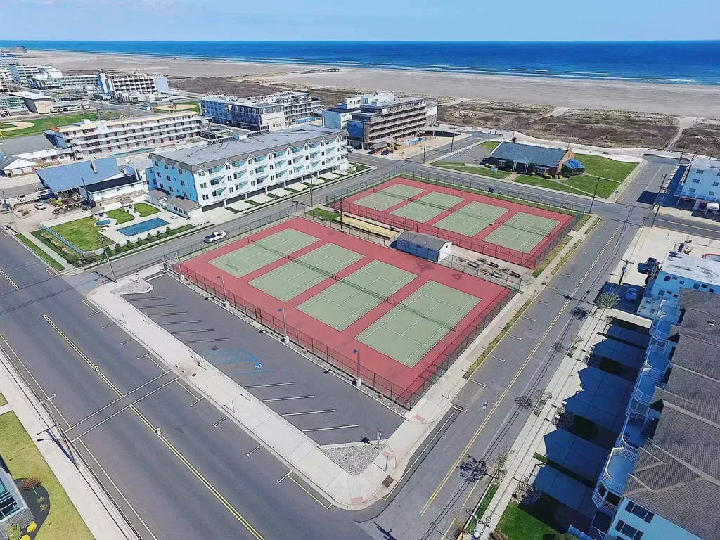 Opposite Wildwood Crest's FREE TENNIS COURTS, Enjoy this Unobstructed views