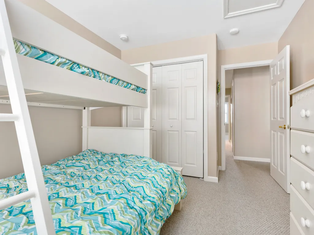 3rd Bedroom twin over full bunks