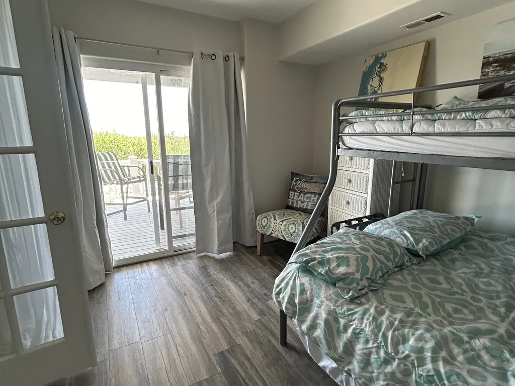 1st fl bedroom twin over full