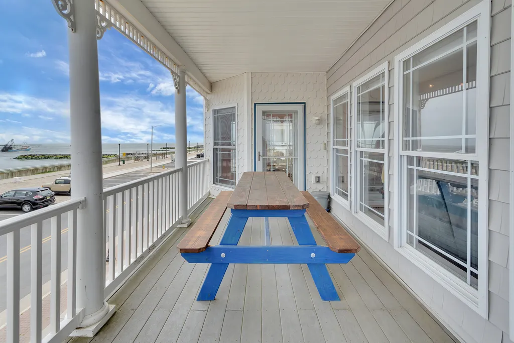 ❤️Experience 5 Large Decks across 4 stories! With panoramic unobstructed views!!