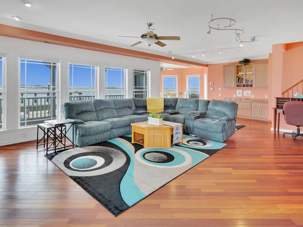 ❤️The living room is Incredible! Huge Living room for all of your happy guests!