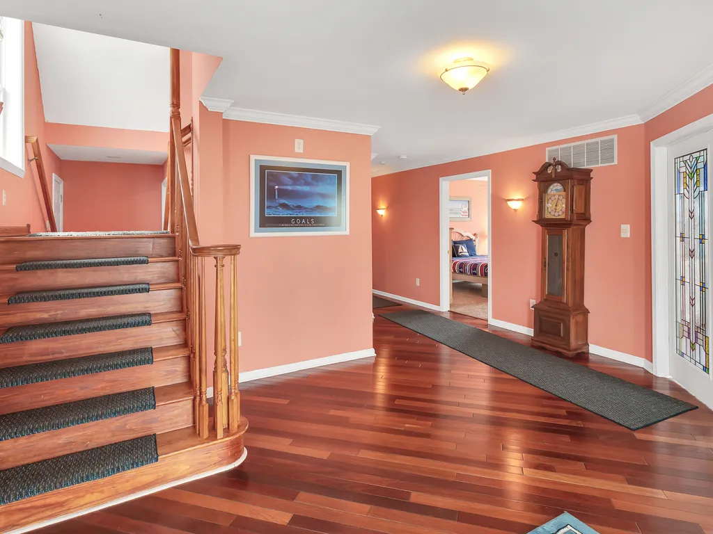 ❤️ Sure to be impressed with the entryway into the Corner Beach House!