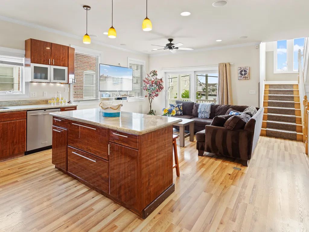 ❤️ Beautiful kitchen and living room area! A Great Place for you to gather with friends and family! Enjoy water views and the fresh sea air from the Large Outside Deck! A 65&amp;rdquo; 4K TV with Free HBO, Sports Channels, and lots of channels are available!