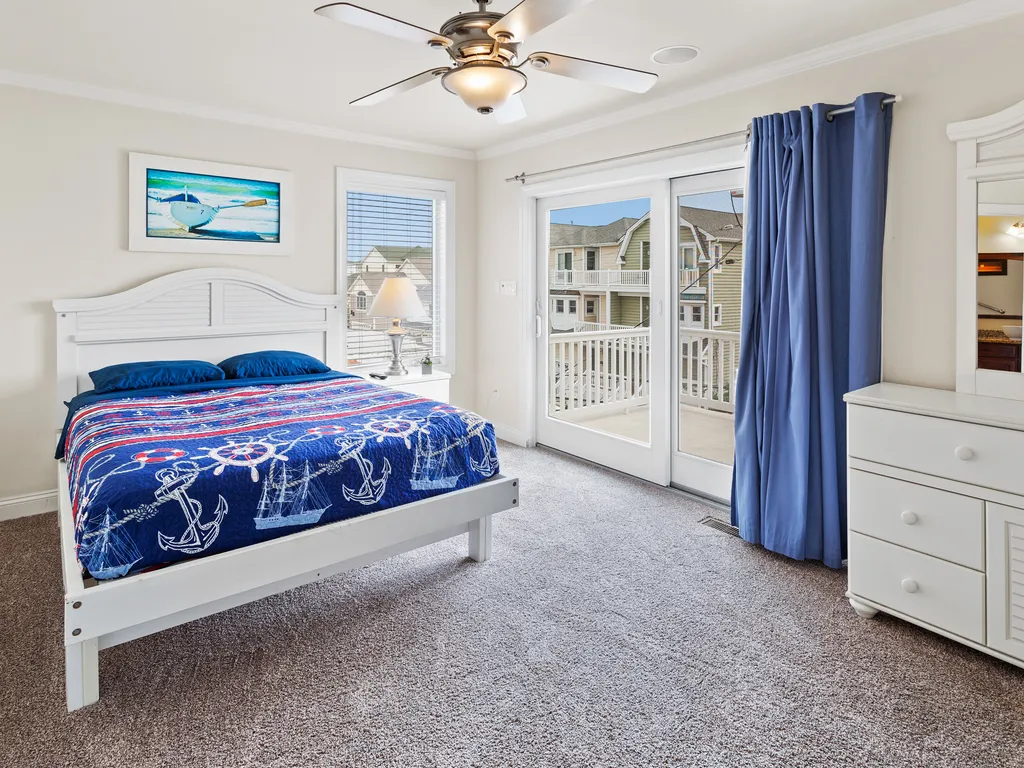 ❤️ After a fun day get a Great Nights Rest in your comfortable master bedroom! Use the Luxury En-Suite with your own Jacuzzi Tub and LARGE walk-in-shower. Enjoy great water views and the fresh sea air from the Deck! Large HDTV available!