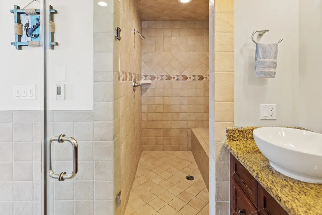❤️ Enjoy for yourself an Incredible master bath. Use your Soothing Jacuzzi Tub and turn-on the Heated Tile Floor, you will think you have gone to Heaven! Take advantage of two stylish vessel sinks and Enjoy the HUGE Walk-In Shower. WOW!