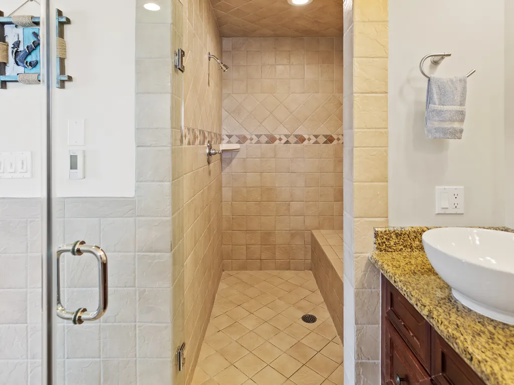 ❤️ Enjoy for yourself an Incredible master bath. Use your Soothing Jacuzzi Tub and turn-on the Heated Tile Floor, you will think you have gone to Heaven! Take advantage of two stylish vessel sinks and Enjoy the HUGE Walk-In Shower. WOW!