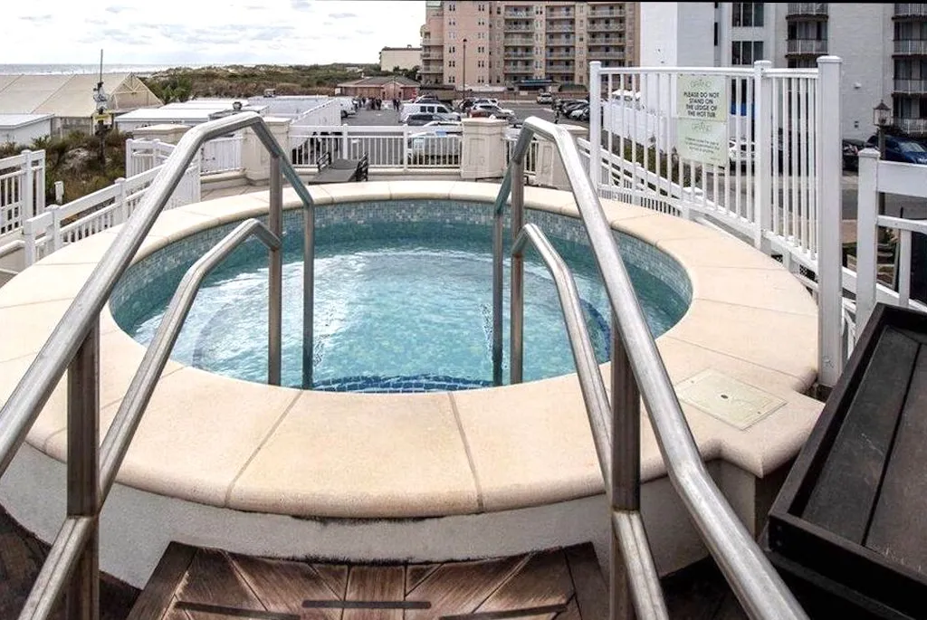 Who wants to go hot tubbing after a long day at the beach
