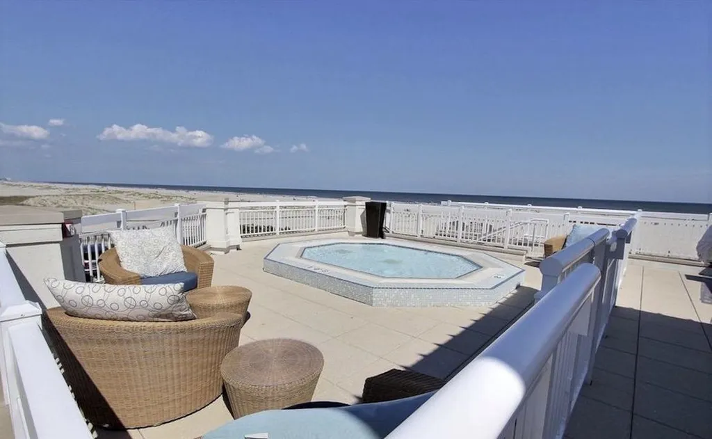 Private kids pool