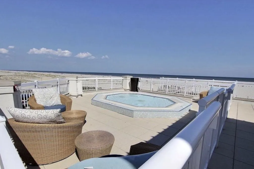 Private kids pool