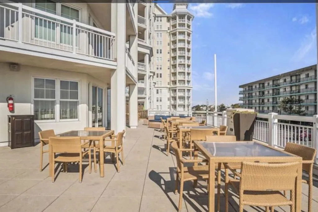 Outdoor dining area at the pool