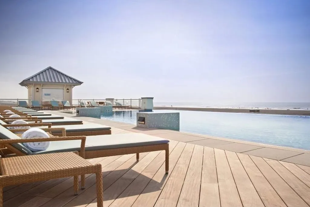 Most beautiful Infinity Pool Overlooking the Atlantic