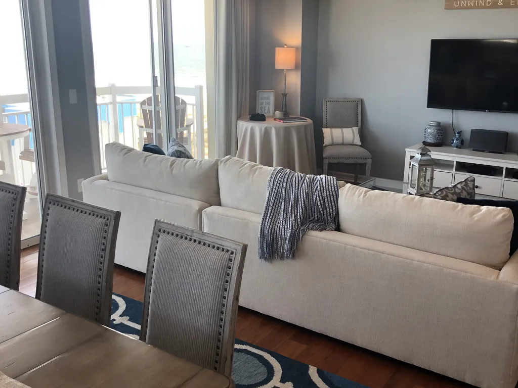 Beautiful oceanviews from all living areas