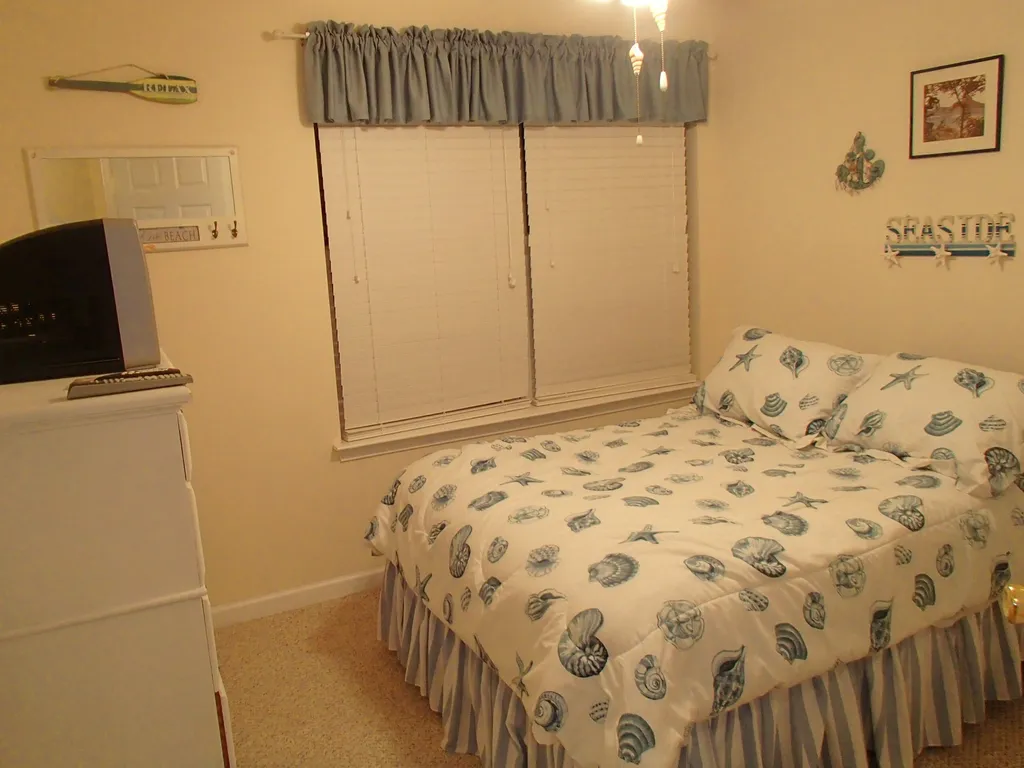 bedroom #3 / full size bed
