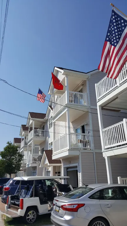 Top unit with flags