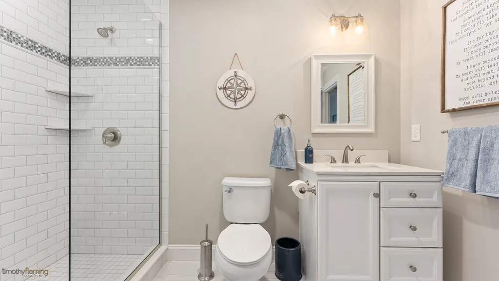 1st FLOOR BATHROOM