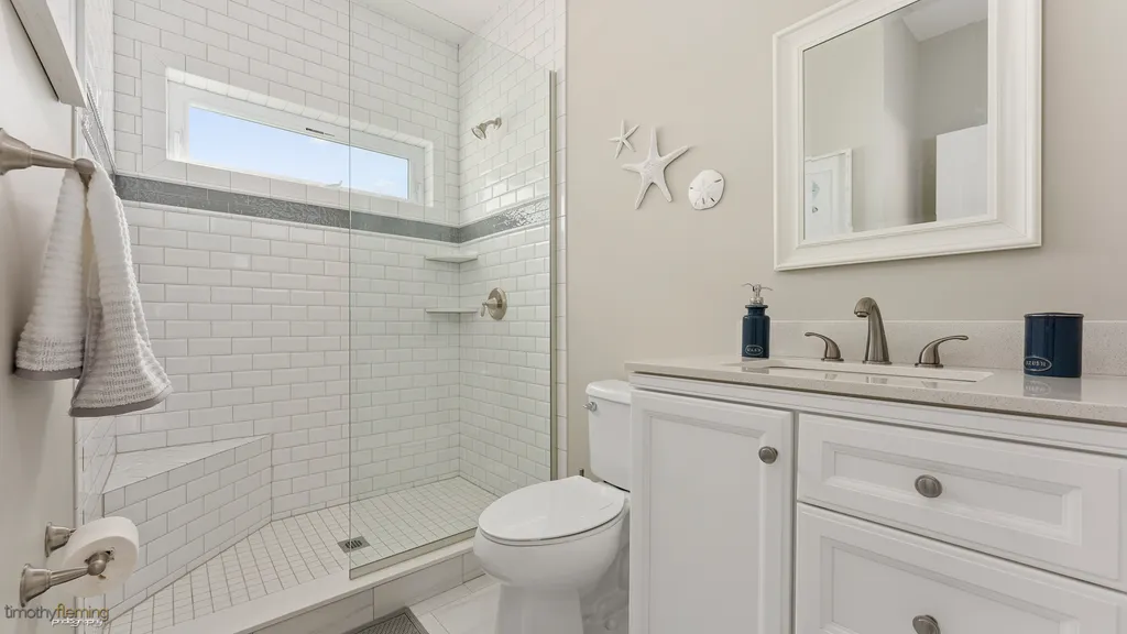 2nd FLOOR BATHROOM