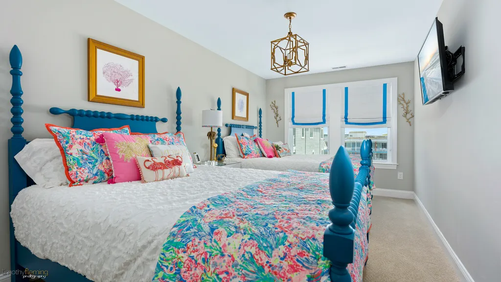 3rd FLOOR DOUBLE QUEEN BEDROOM