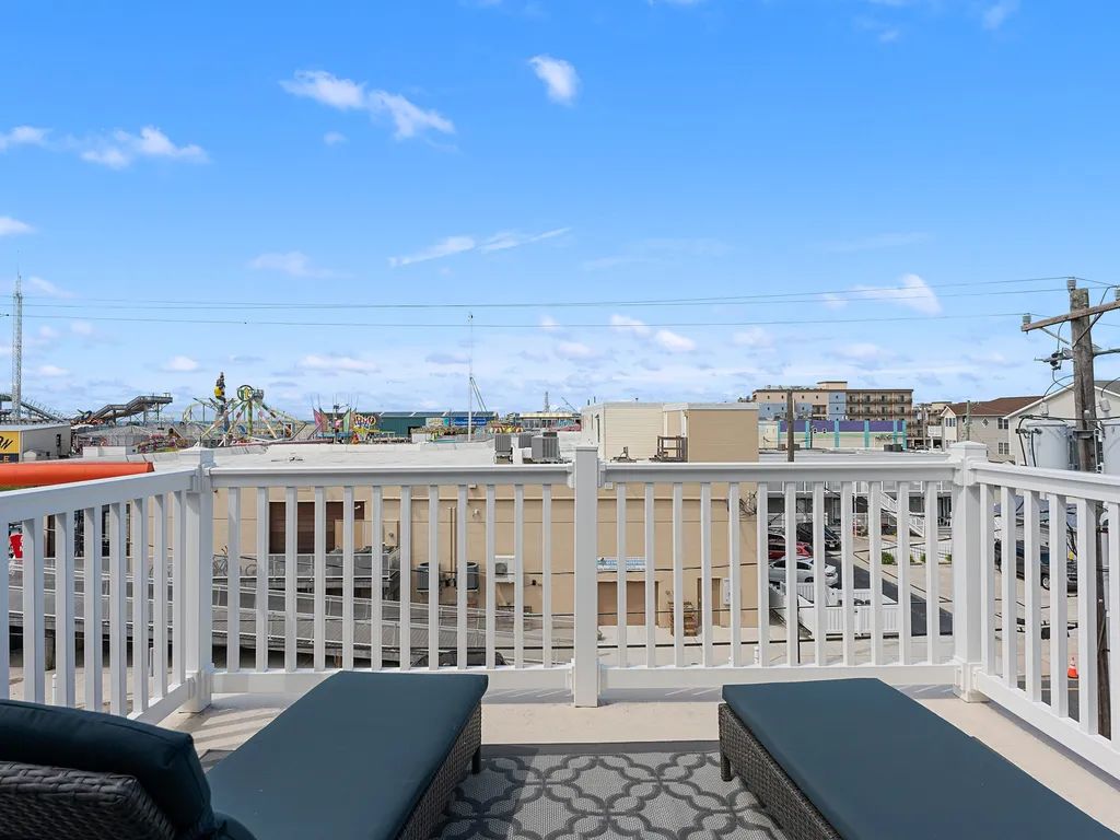 3rd FLOOR DECK