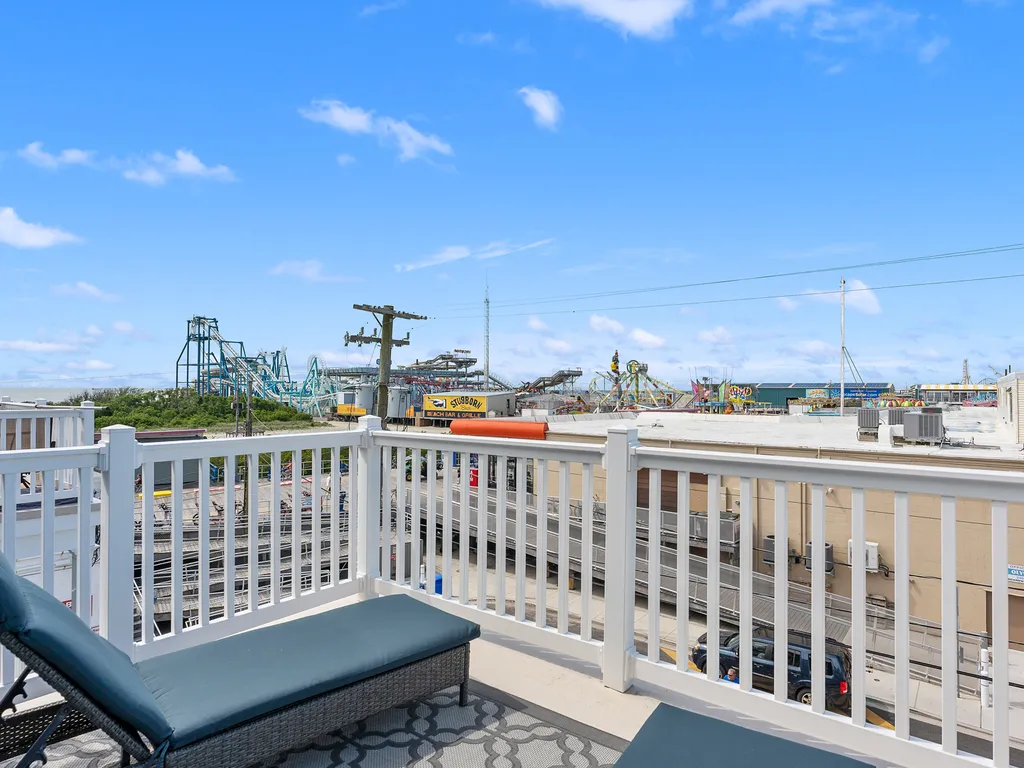 3rd FLOOR DECK