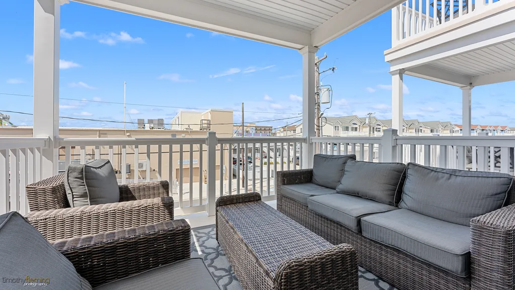 2nd FLOOR DECK