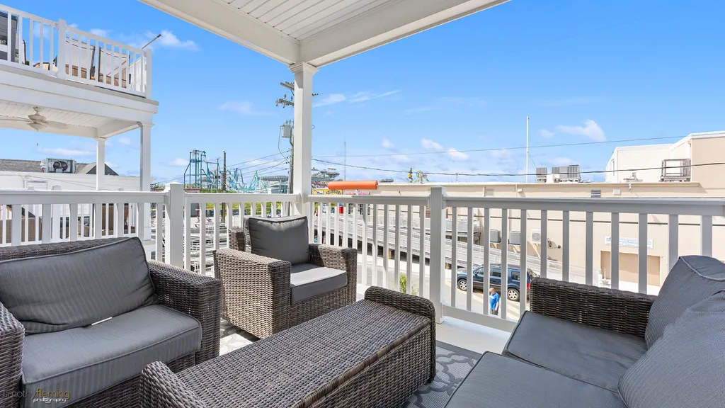 2nd FLOOR DECK