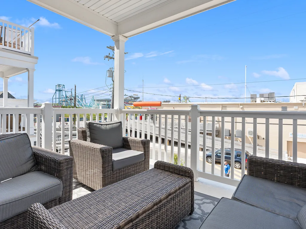 2nd FLOOR DECK