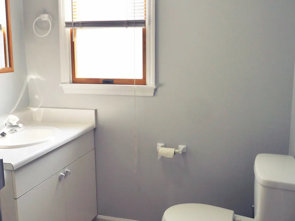 2nd floor bathroom with shower