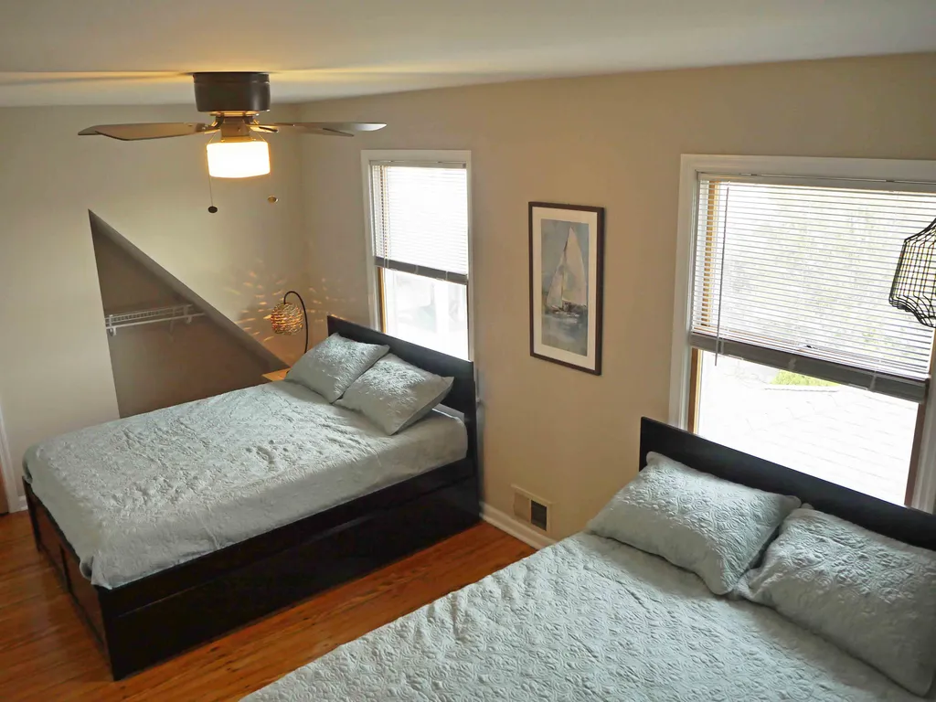 2nd flr 2 full beds with 2 twin trundles