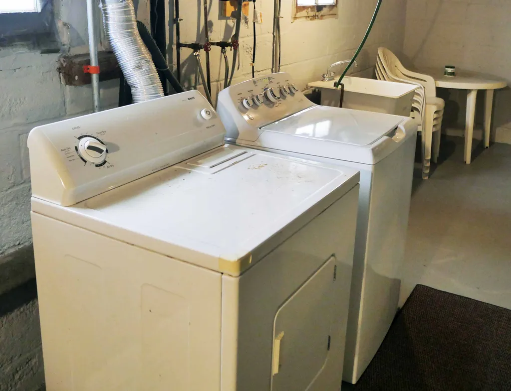 full sized washer &amp;amp; dryer on premise
