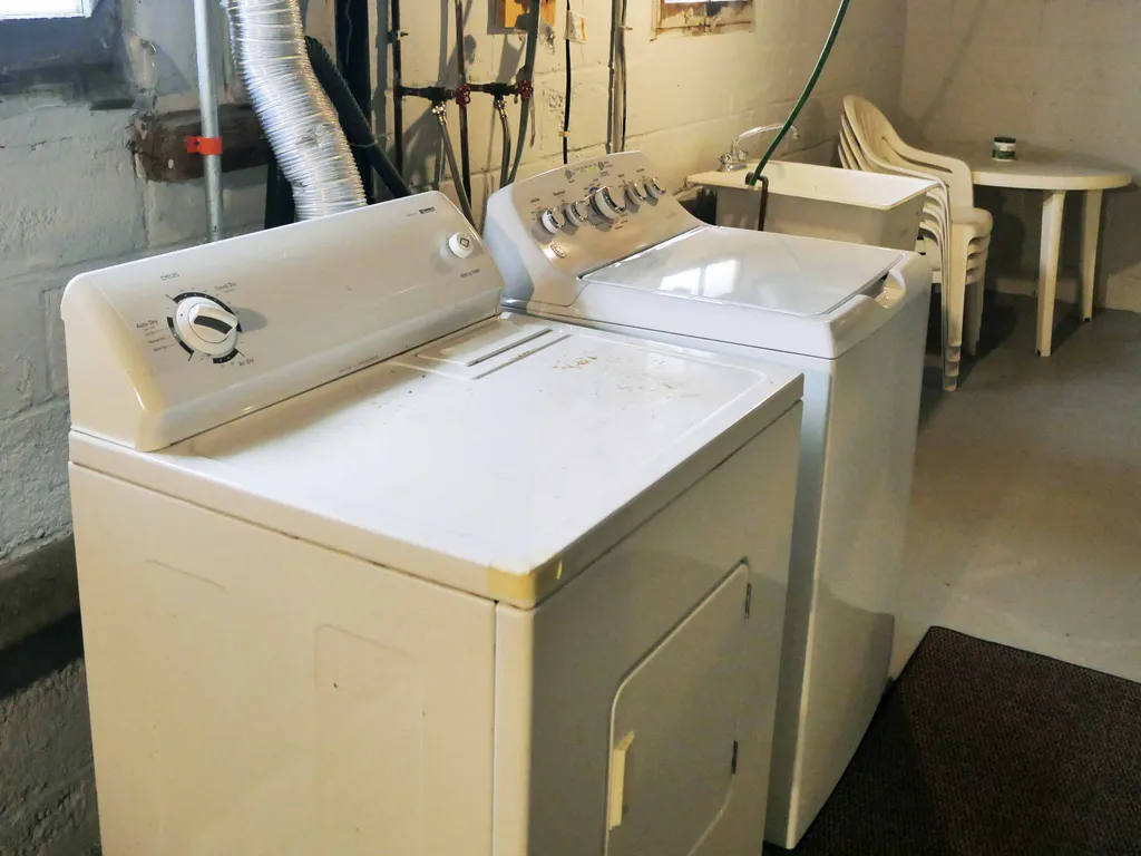 full sized washer &amp;amp; dryer on premise