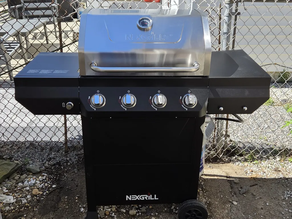 Propane grill - new in 2026