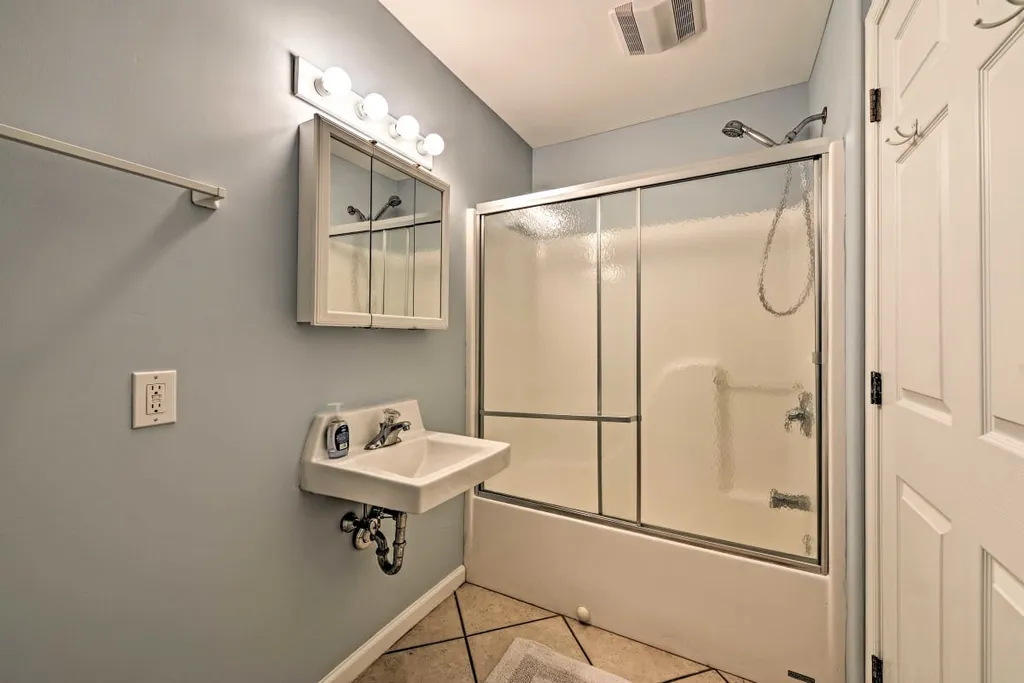 1st floor master bath