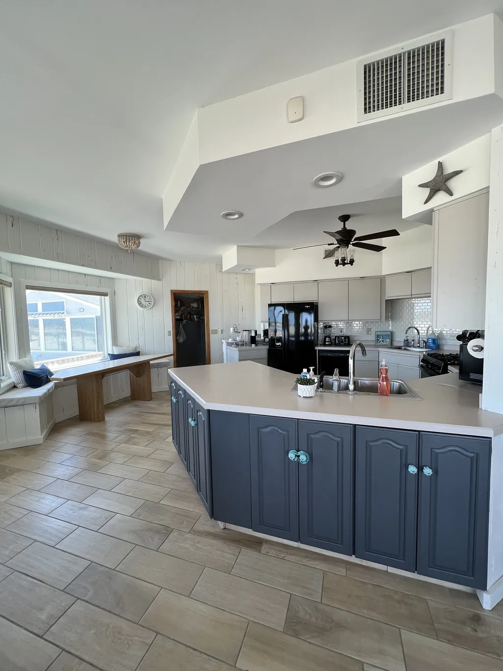 Kitchen / Breakfast Nook