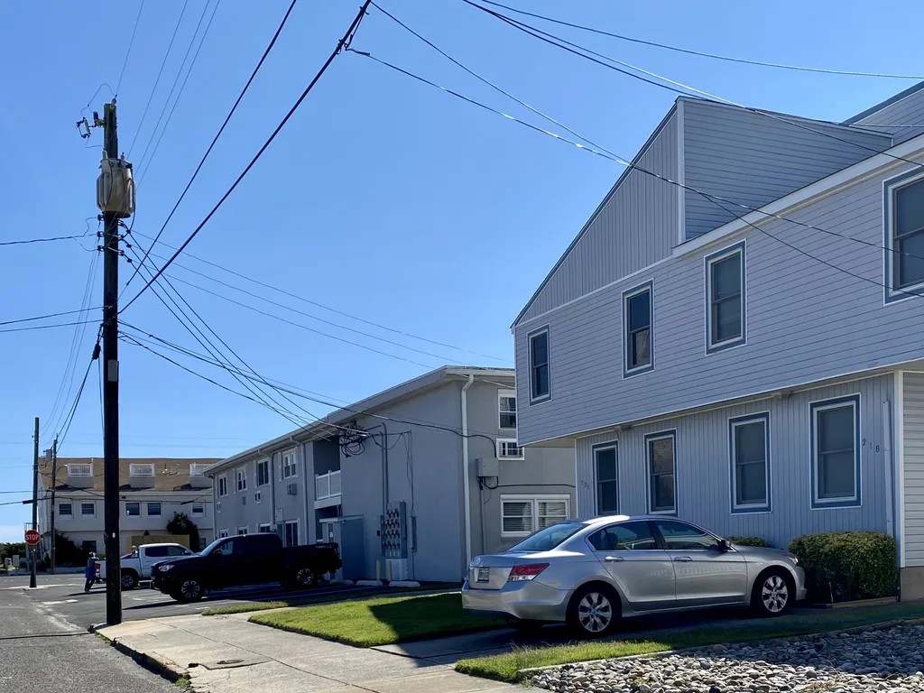 Very close to beach. Easy to come home for bathroom, snacks, drinks.