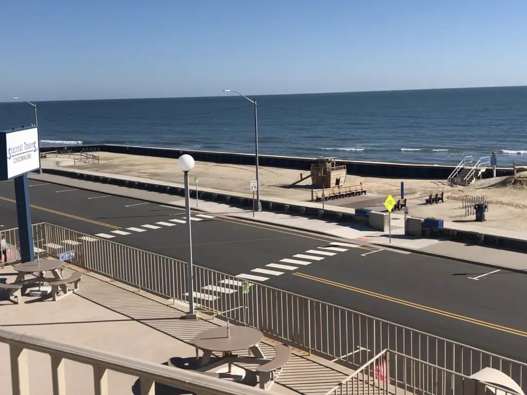 3rd Floor Facing North