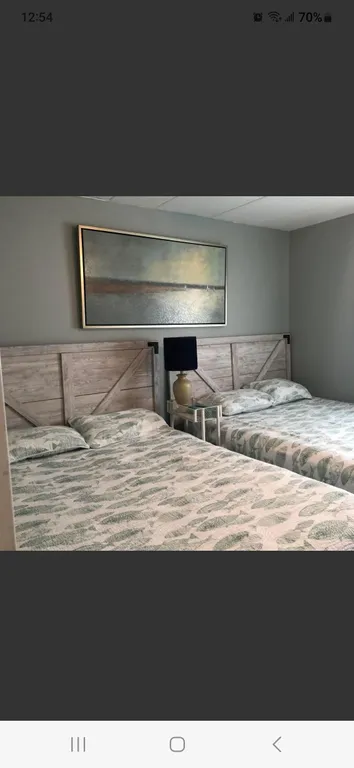 2 queen beds