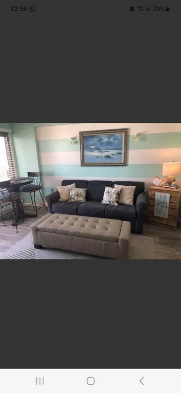 Couch with pull out