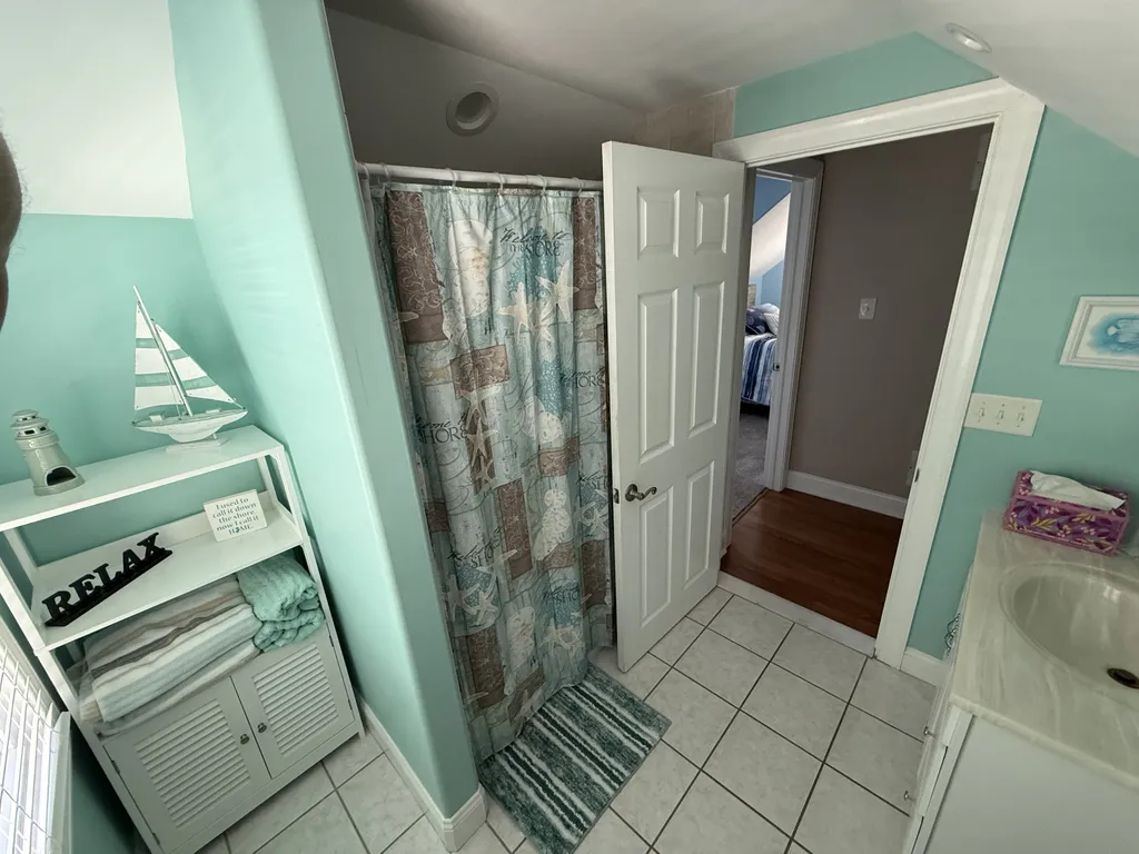 2nd floor bath