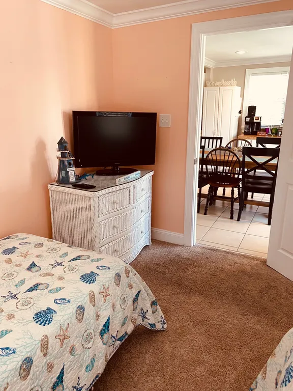 2 twin beds 1st floor